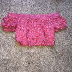 pink shoulder length top 💗